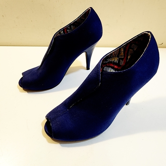 Christian Siriano Elegant Blue Peep-Toe Heels size 6.5 - Picture 12 of 14